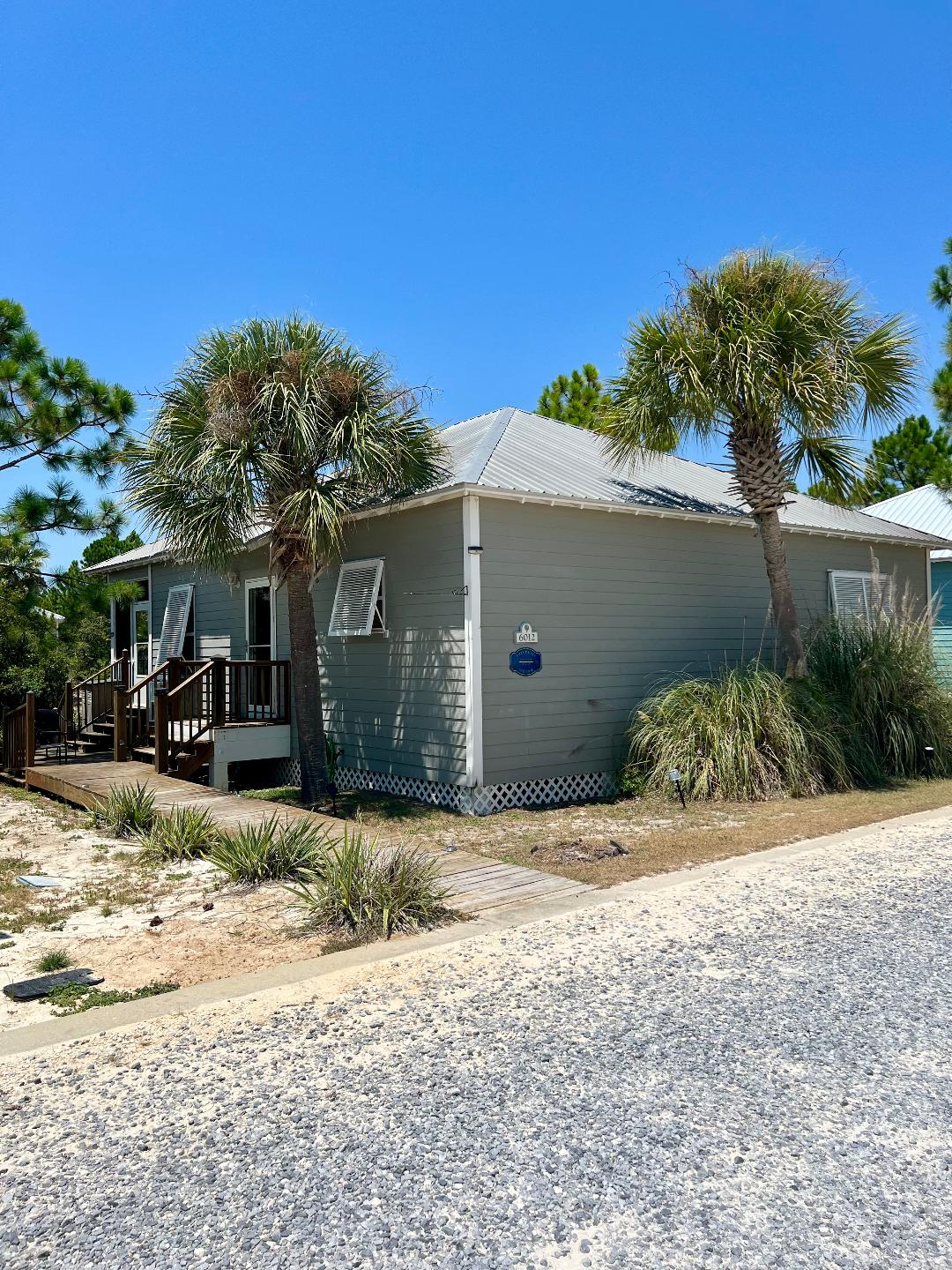 6012 Twin Palms steps from pool, close to beach Houses for Rent in