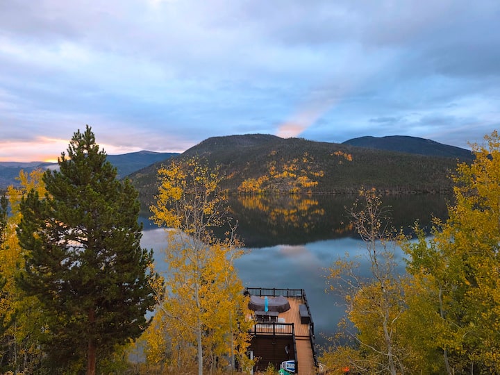 Lake Otter Lodge | Luxury Lakefront | Views!