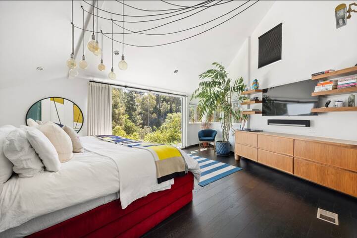 Hollywood Hills | AD Designer Home | Pool | Modern gallery image 4