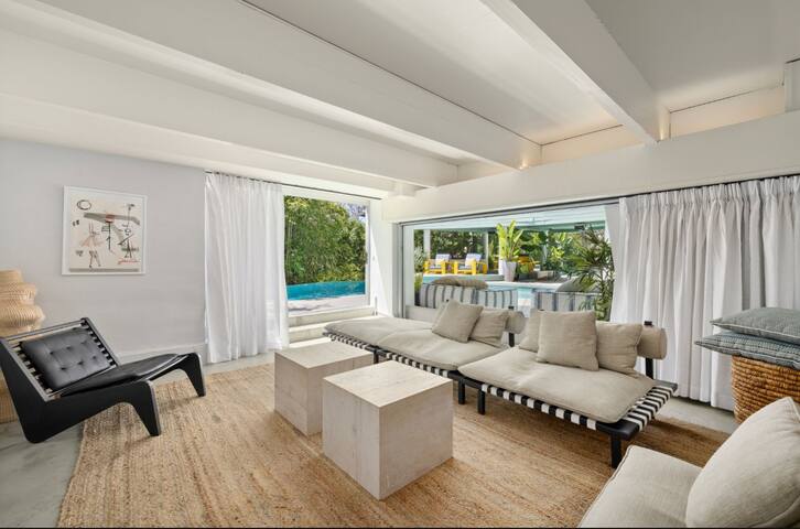 Hollywood Hills | AD Designer Home | Pool | Modern gallery image 3