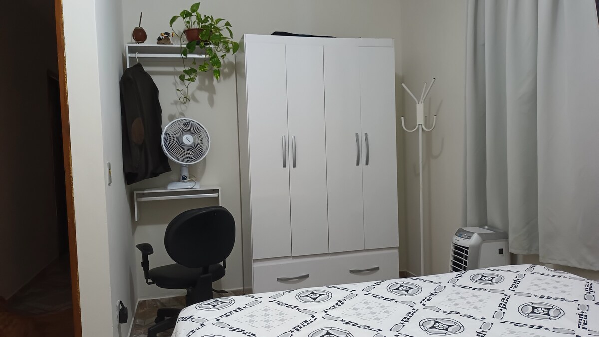 Ambienti i dhomës së gjumit