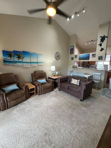 Peaceful Paradice 2 Bedroom: 1 King, 2 Twin Beds