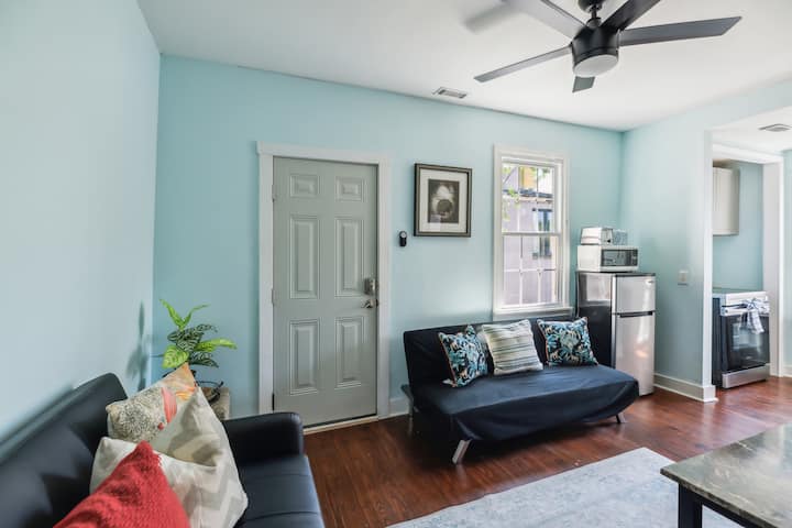 Close To King St. Gated Parking. Hot Tub. - Charleston, SC