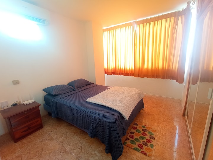 Master's Room mit Blick auf den Ozean.