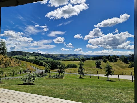 Painted Skies - Country Guest House