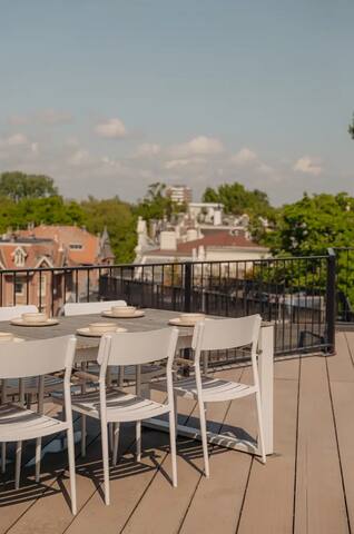 Luxury 3 Story home + Rooftop next to Vondelpark gallery image 2
