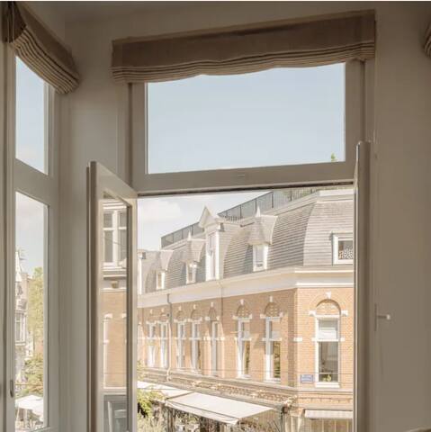 Luxury 3 Story home + Rooftop next to Vondelpark gallery image 5