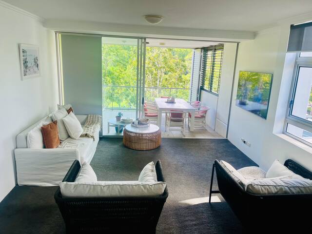 CBD Luxury Spacious Family Friendly gallery image 2