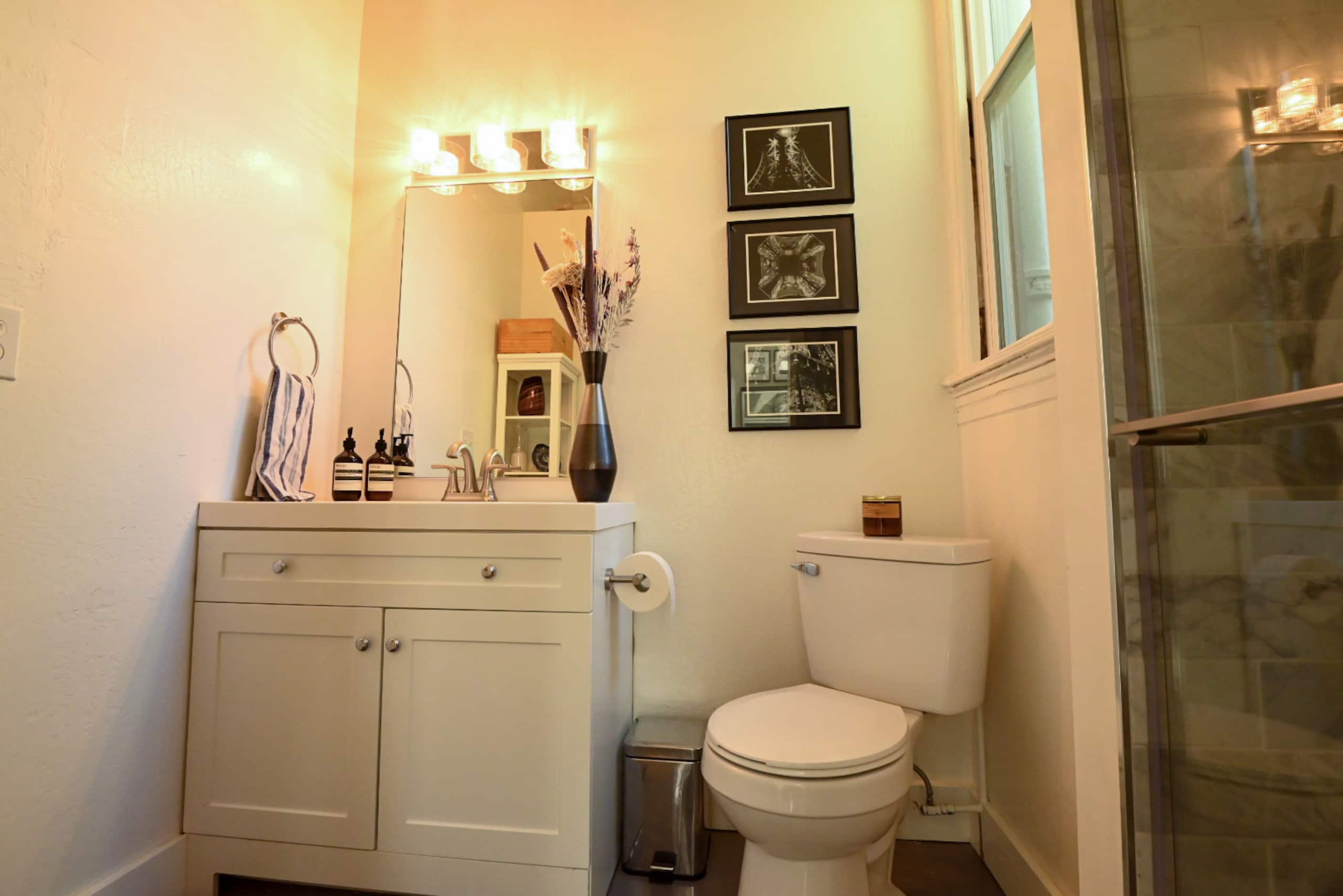 Home in San Francisco · ★4.98 · 3 bedrooms · 3 beds · 1 bath - Image 23