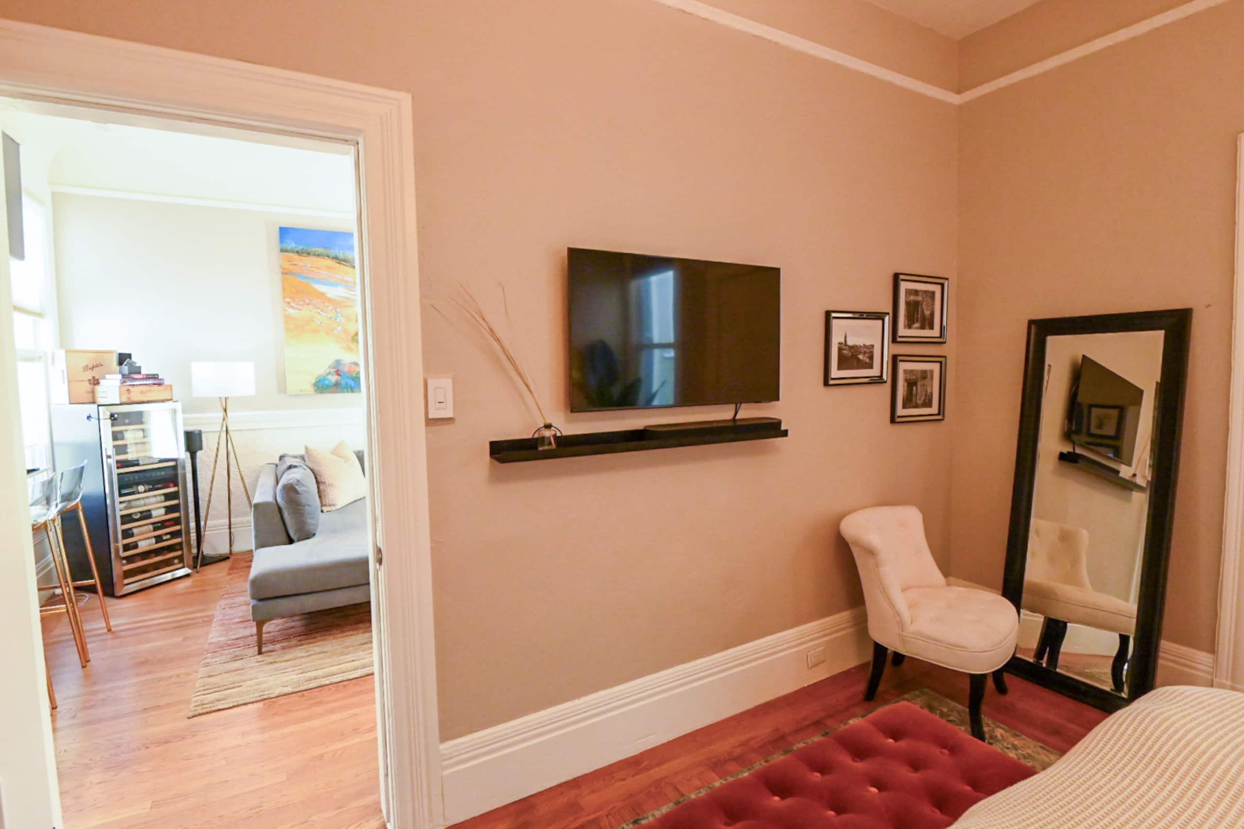 Home in San Francisco · ★4.98 · 3 bedrooms · 3 beds · 1 bath - Image 16
