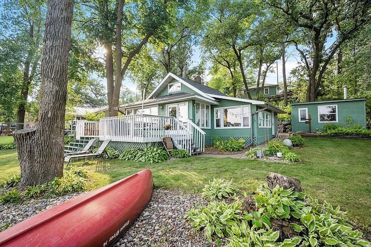 Loondocks | Lakeside Hideout w/ Sauna