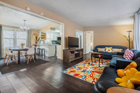 Comfy, Convenient, and Clean 3BR Retreat near BGSU