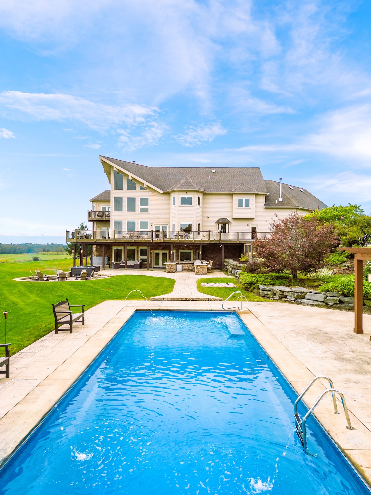 HeatedPool/HotTub/Firepit/ Game&Cinema Rms/Slps 22 Houses for Rent in Owego, New York, United