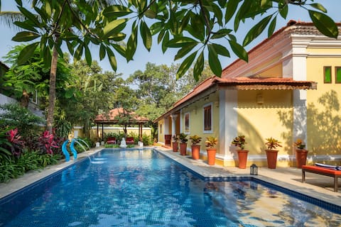 Standalone 5BR|near Vagator beach|50 mts Pool