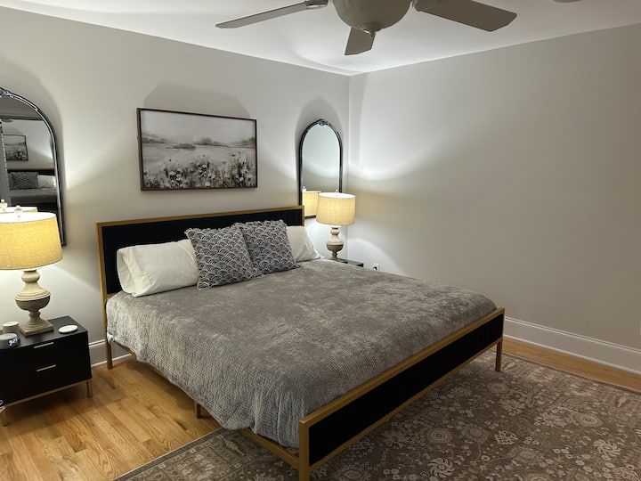 Спалня 2 - има собствена баня от другата страна на коридора