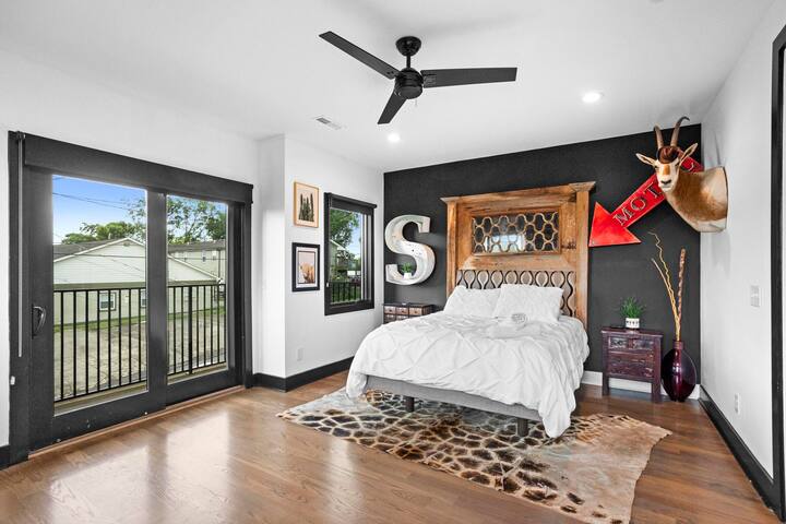 Downtown Jungle! •Exotic, Unique, Bold• 7 min 2 DT gallery image 5