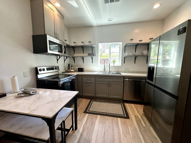 Modern Luxury Living in San Jose gallery image 2