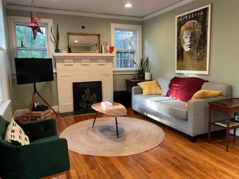 Top performing Airbnb: The French Embassy - Eclectic Peaceful Walkable in Raleigh