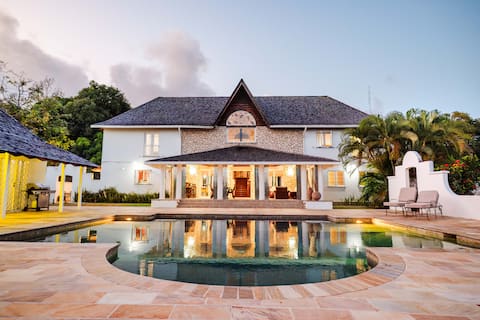 Tobago Villa near Buccoo Beach has Stunning Pool