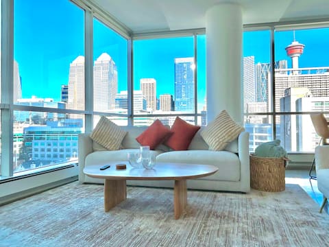 Popular Airbnb listing: Walk to Saddledome| Calgary tower views| in Beltline