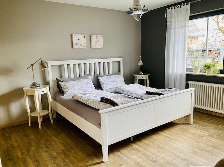 Spavaća soba veličine je 16 četvornih metara.