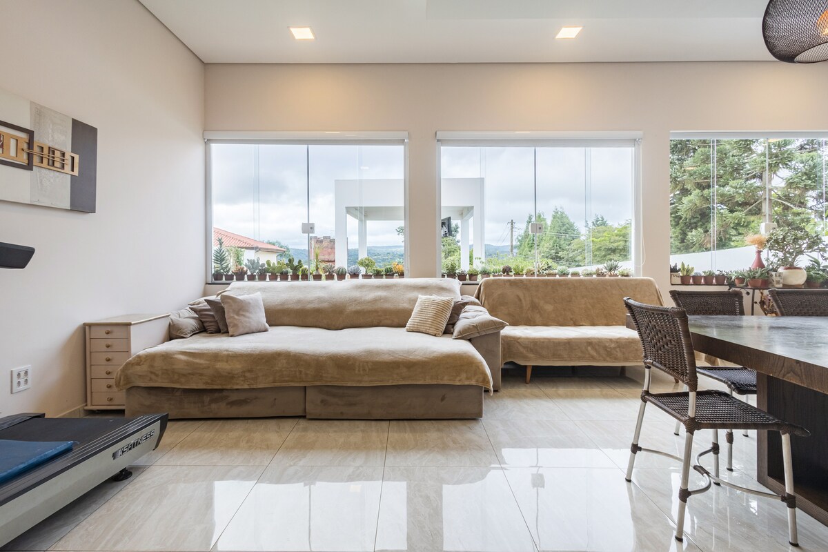 Popular Airbnb listing: Let's go to the Farm! Next S. Roque Wine Route in Sorocaba