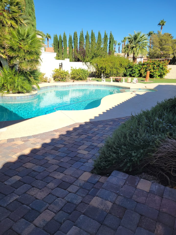 Perfectly Located, Super Cozy Single Story Home - Las Vegas, NV