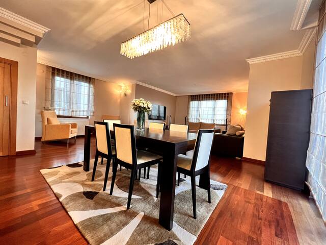 LXRY 4BR Apt 200m2 Fenerbahçe Marina 3min gallery image 3