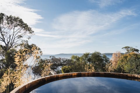 ‘The Lady’ Primrose Sands