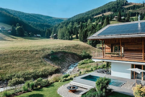 Chalet Falk | Luxury Chalet with Pool & Sauna