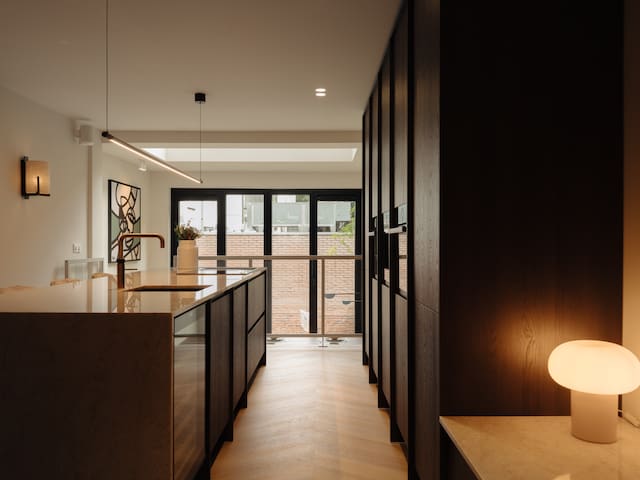 Brand new luxury apartment near Museum Square