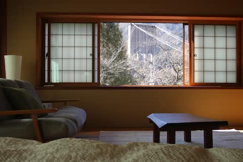 Tranquil Mountain Getaway | Breathtaking Scenery