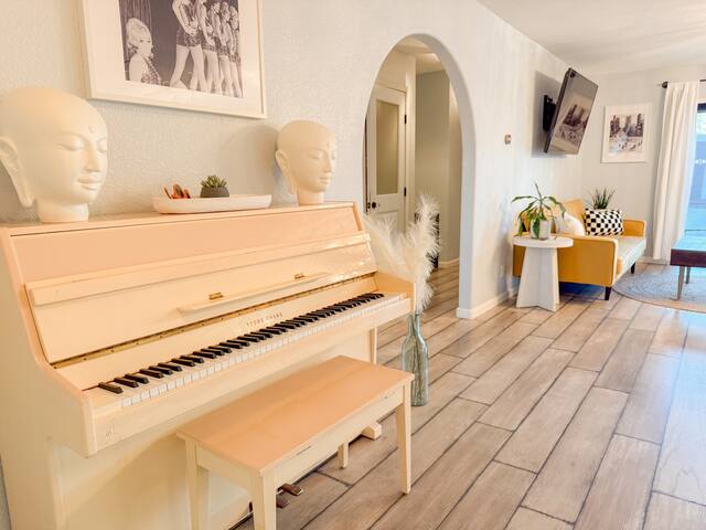 The Huntridge Art House gallery image 4