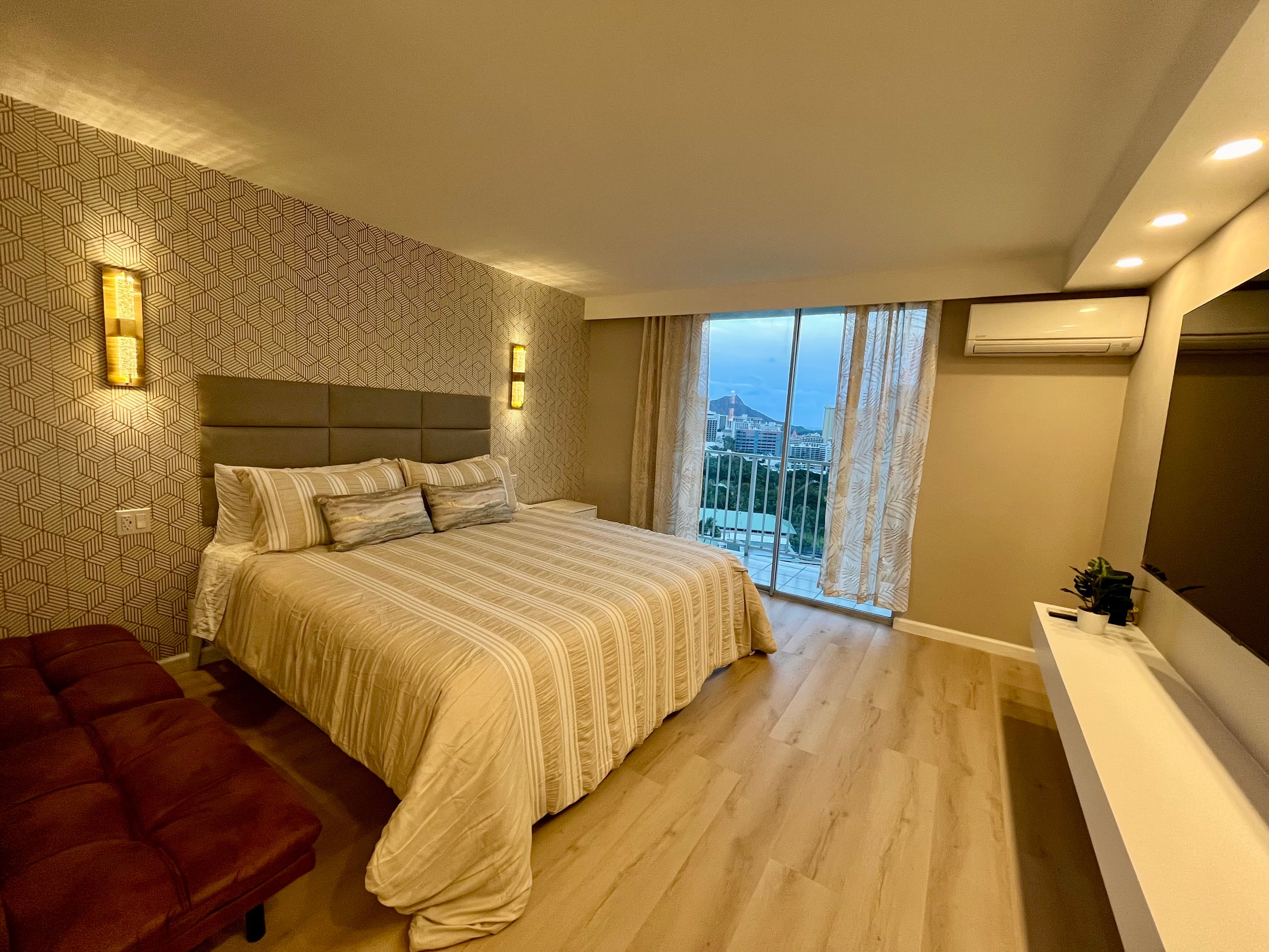 20*High Floor Waikiki Ocean View Condo w/Balcony - Image 19