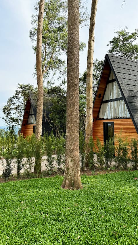 Romantic Cabin with Jacuzzi, Pearl