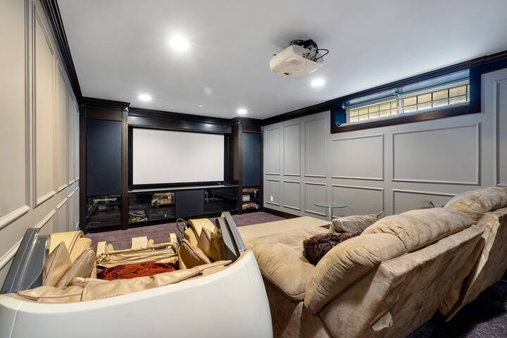 Luxurious Multi-Family Home 10 Mins to Downtown gallery image 4