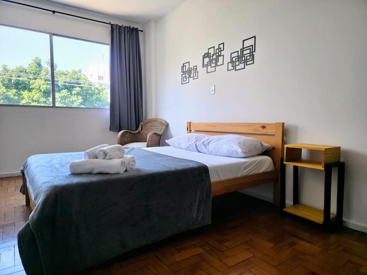 Cama de casal. Colchão Emma One. 2 travesseiros EcoPluma. | Krevat dopio.  Emma One dyshek.  2 jastëkë EcoPluma. 