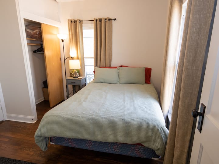 საძინებელი 1