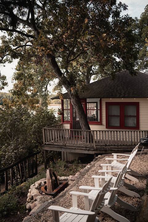 Camp Wandawega: Lakeside 3 Bedroom Cabin