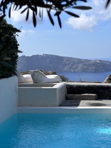 270 Oia’s View House III – private pool & hot tub gallery image 2