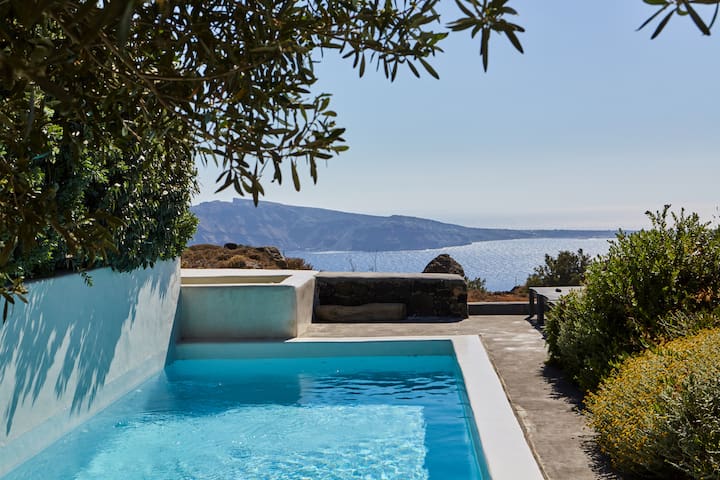 270 Oia’s View House III – private pool & hot tub