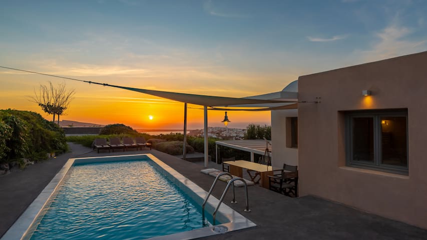 270 Oia’s View House IV – private pool & hot tub