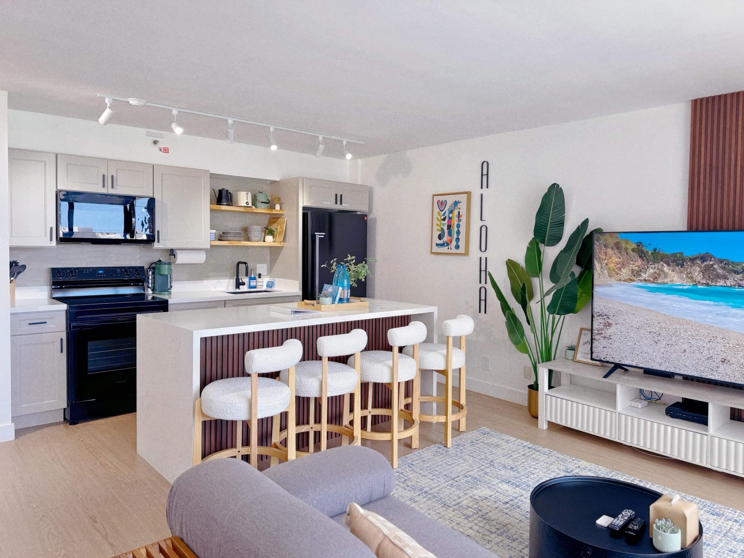 21FL Renovated Close to Beach w/Free Parking - Image 17