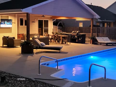 Grimes Getaway with pool