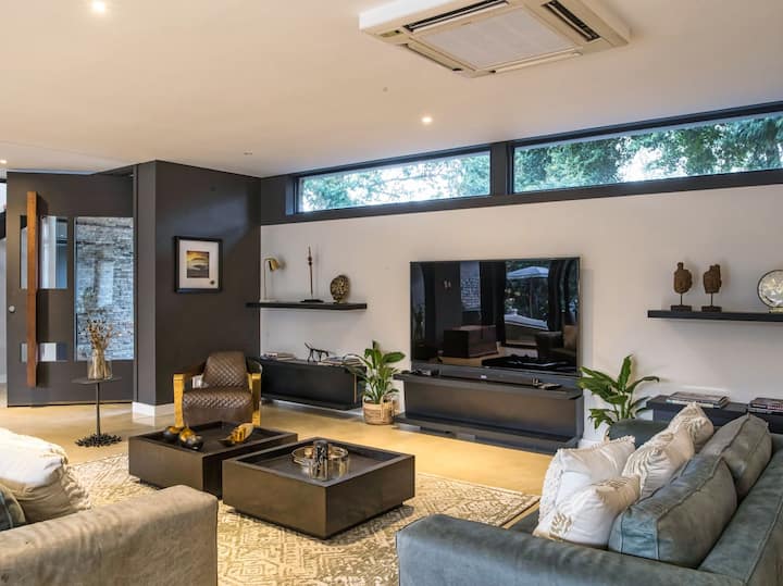 Lovely Caisa Villa, Luxury Eden Rock Estate - Pennington