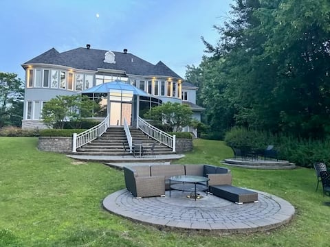 Private Waterfront Villa | 9 BR | Peaceful