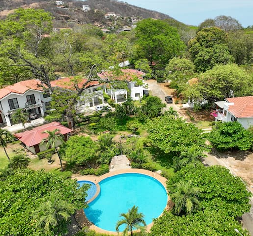 Casa cerca de la playa en Hermosa, Guanacaste