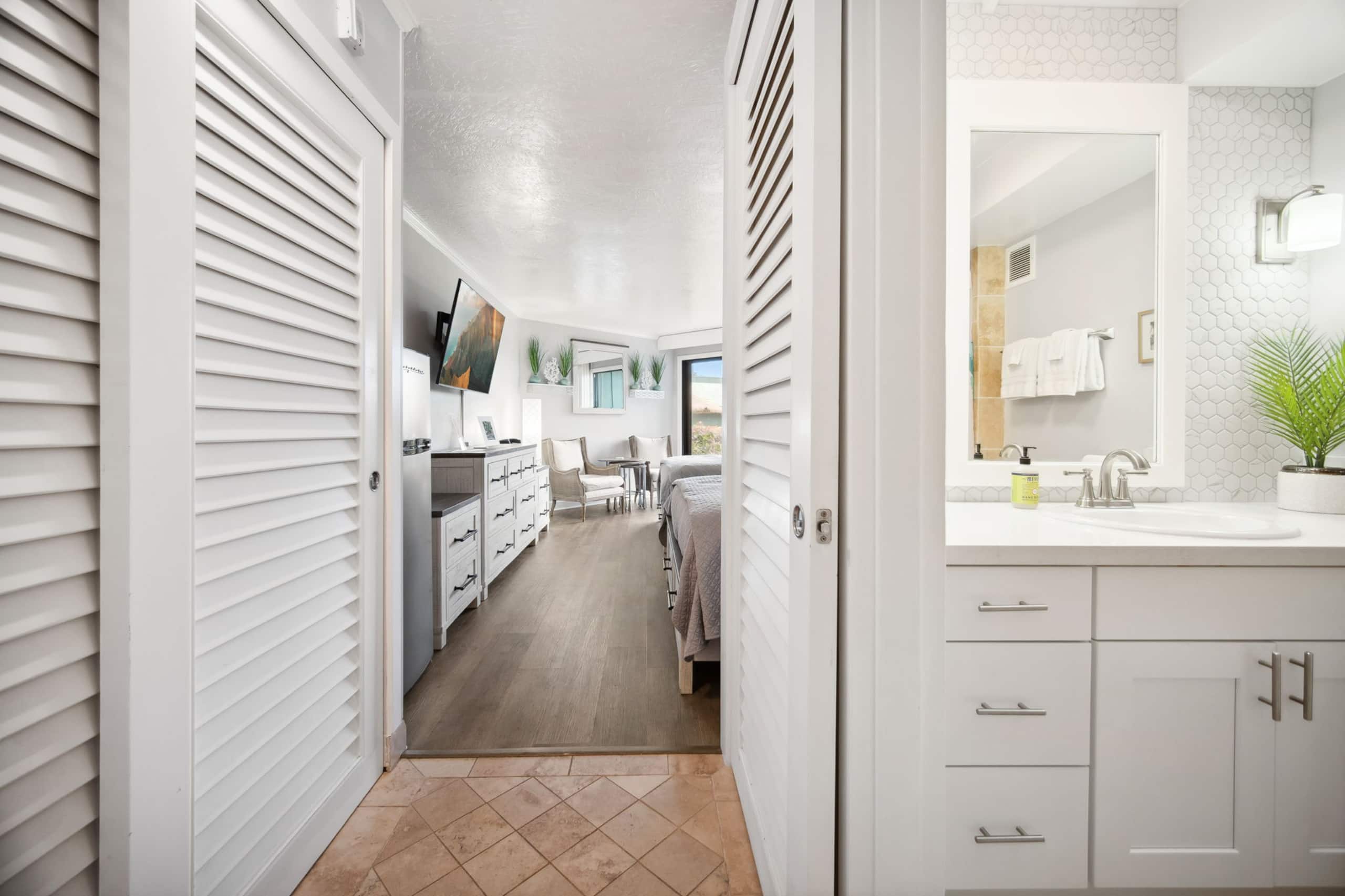 Condo in Lihue · ★4.82 · Studio · 2 beds · 1 shared bath - Image 2