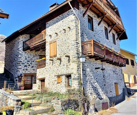2 Apartments in 1, cool at 1500 m for 8 people max 10