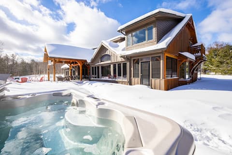 Luxury Retreat - Hot Tub+Sauna - Private Getaway